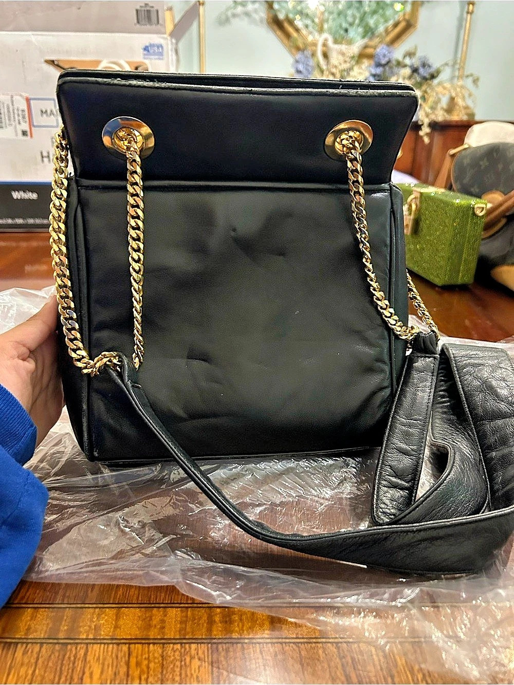 Frenchy of California Shoulder Bag Gold-Tone Chain Black